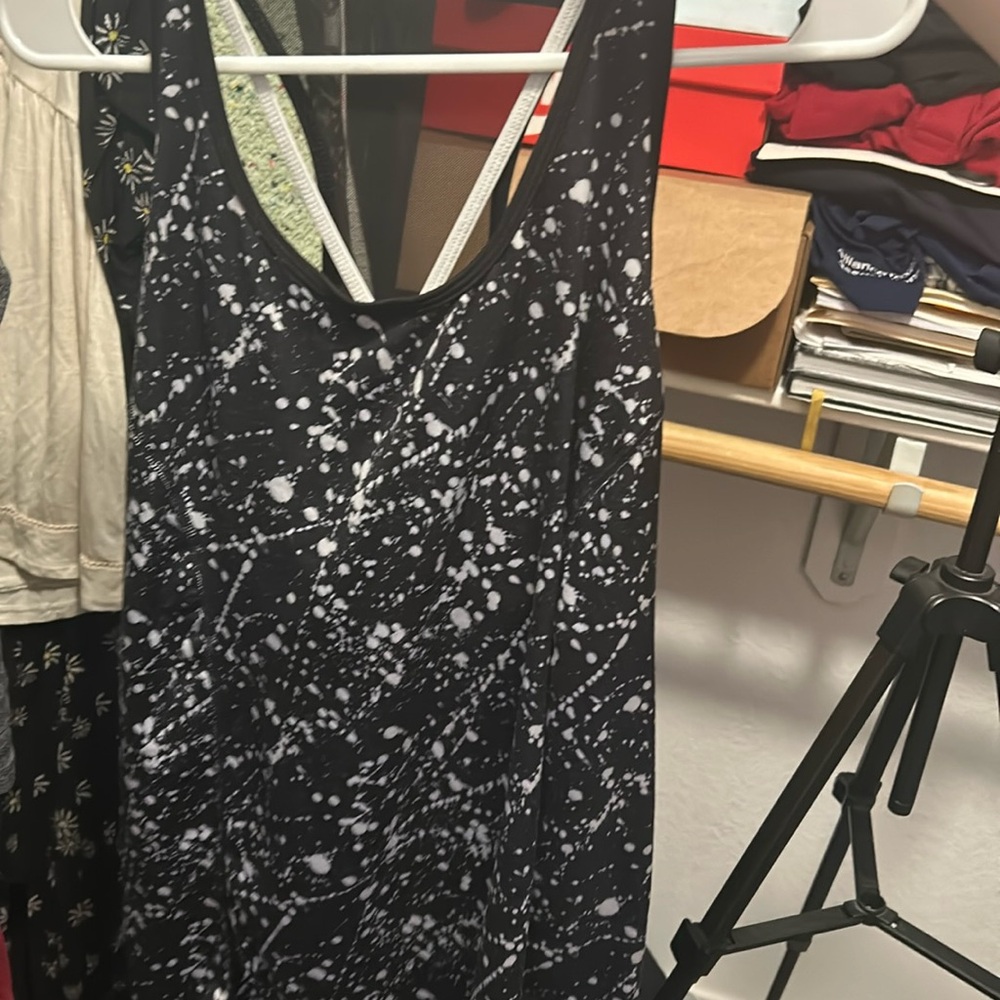 Danskin Splatter Activewear Tanktop 🖤🤍🖤